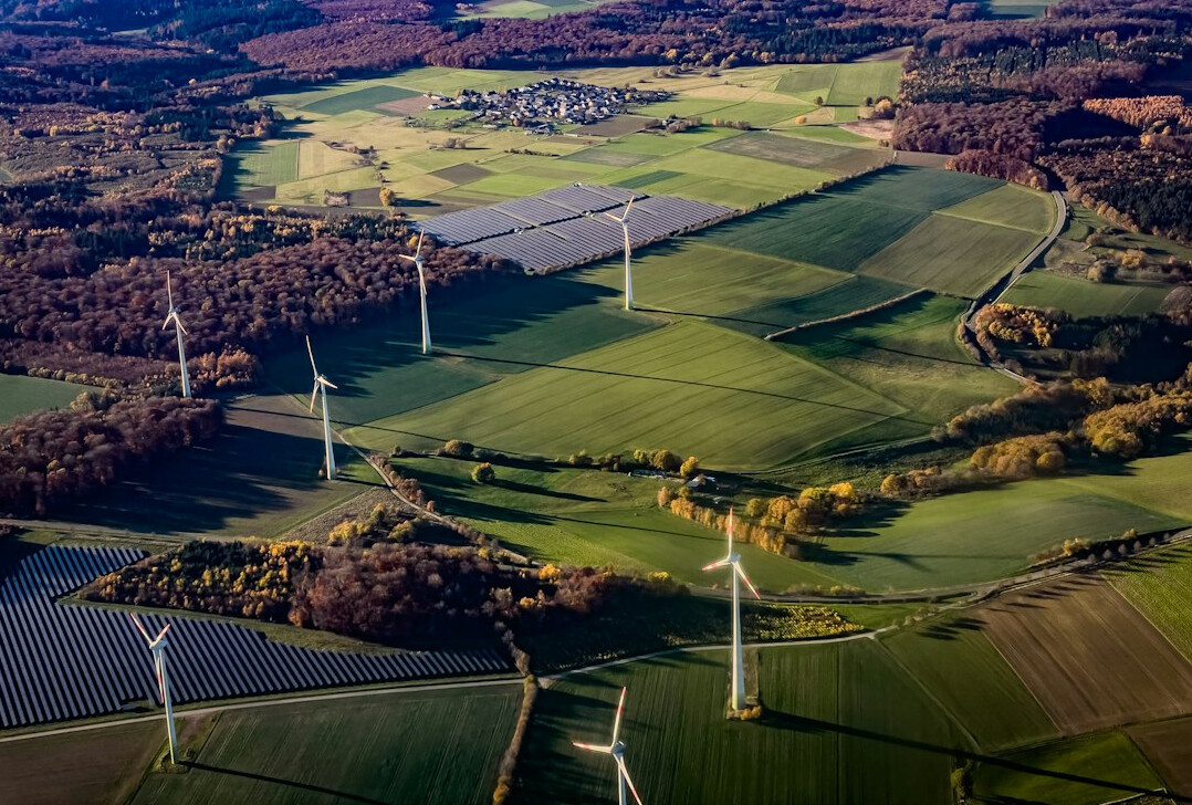 green data center with renewable energy